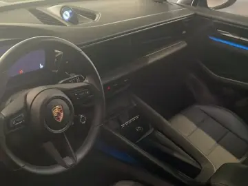 PORSCHE Macan Electric 4  CHRONO BOSE
