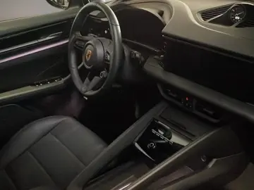 PORSCHE Macan Electric 4  CHRONO BOSE