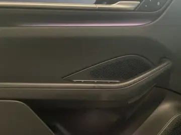 PORSCHE Macan Electric 4  CHRONO BOSE