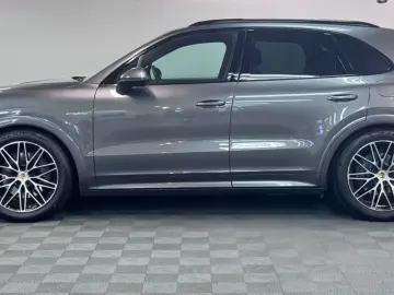 PORSCHE Cayenne E-Hybrid