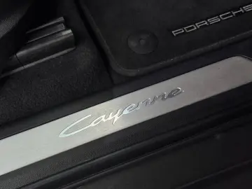PORSCHE Cayenne E-Hybrid