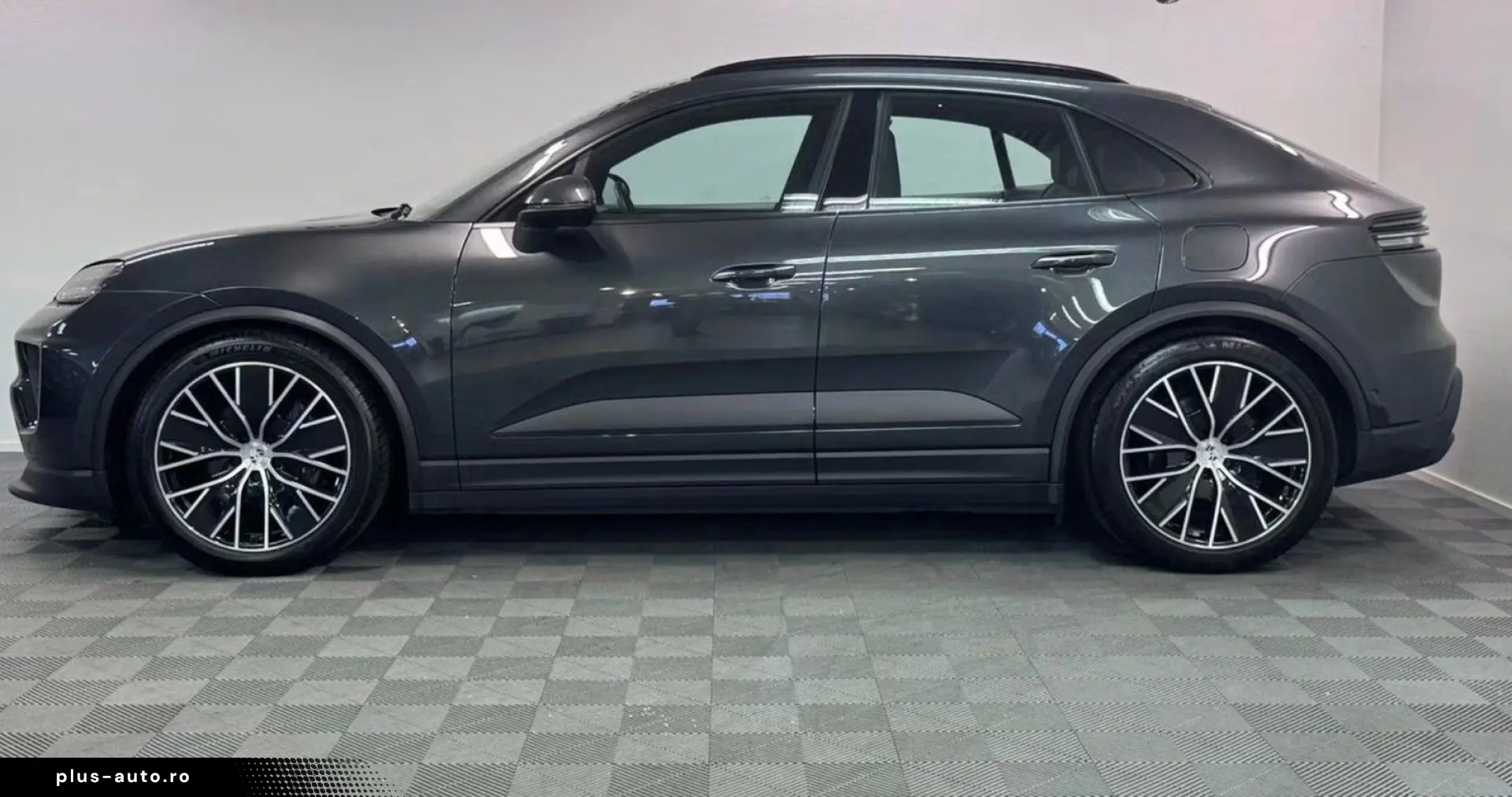 PORSCHE Macan Electric 4 PASM Sport Chrono