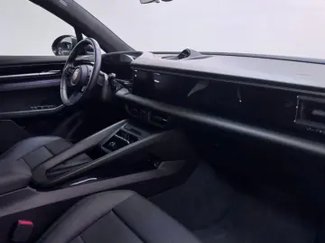 PORSCHE Macan Electric 4 PASM Sport Chrono