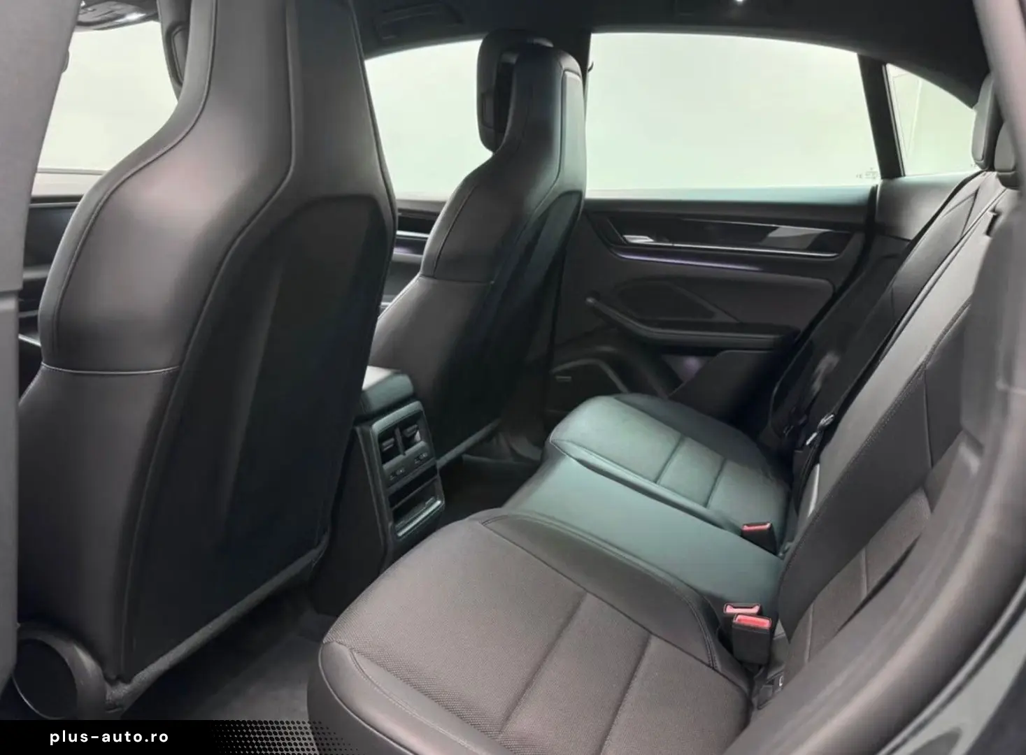 PORSCHE Macan Electric 4 PASM Sport Chrono