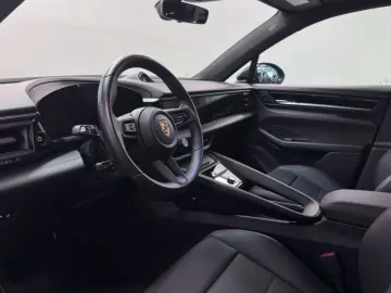 PORSCHE Macan Electric 4 PASM Sport Chrono