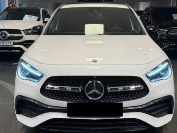 MERCEDES-BENZ GLA 200 d STANDHEIZUNG  Night-Paket  KAMERA