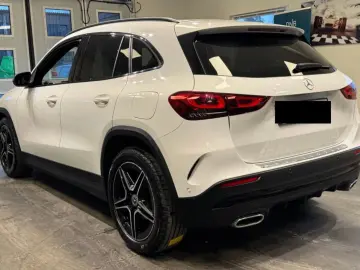 MERCEDES-BENZ GLA 200 d STANDHEIZUNG  Night-Paket  KAMERA