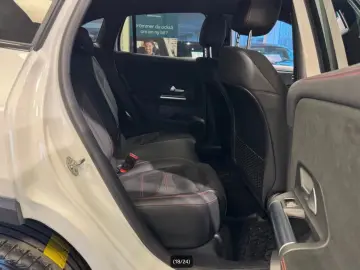 MERCEDES-BENZ GLA 200 d STANDHEIZUNG  Night-Paket  KAMERA