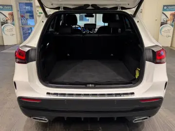 MERCEDES-BENZ GLA 200 d STANDHEIZUNG  Night-Paket  KAMERA