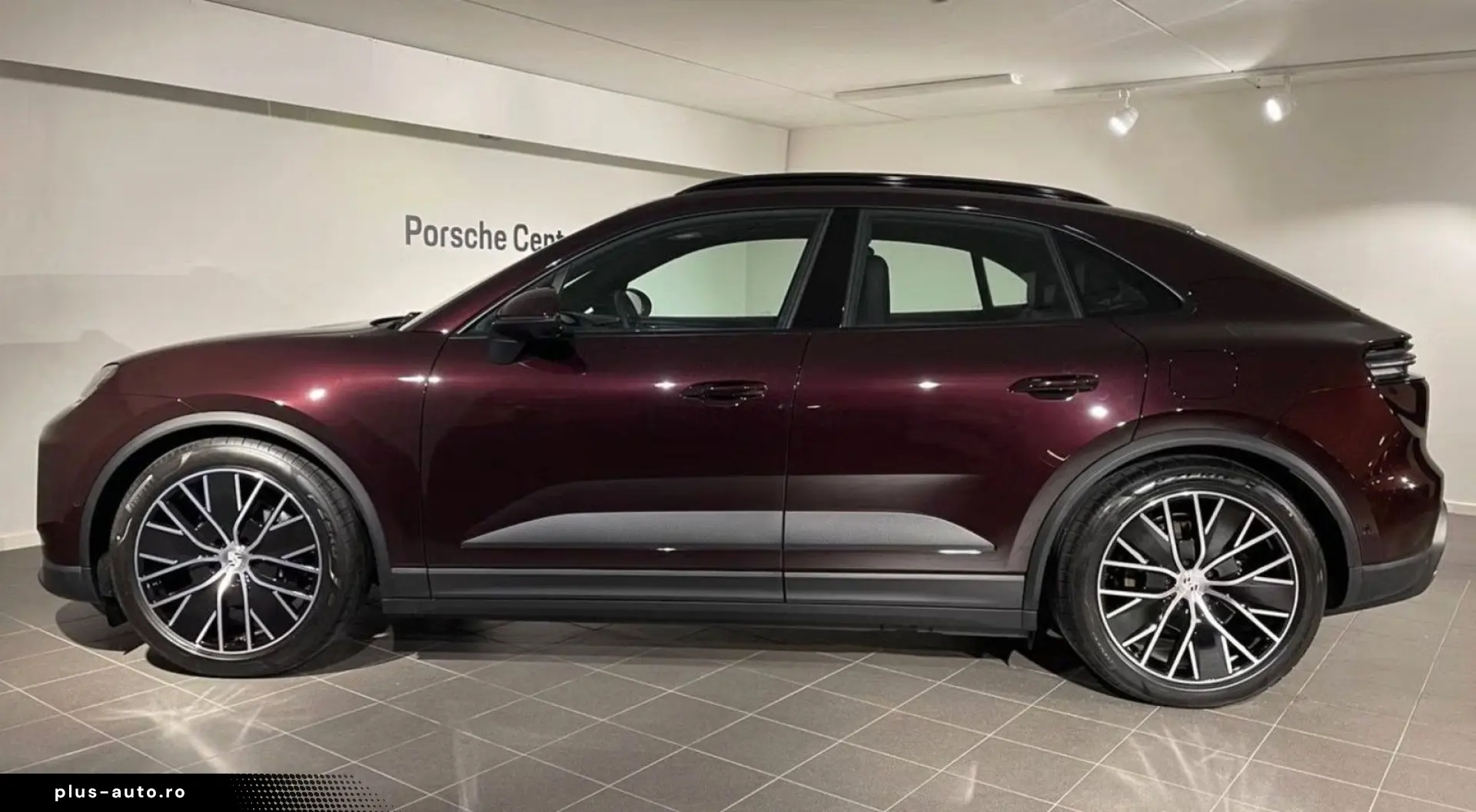 PORSCHE Macan Electric 4