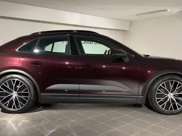 PORSCHE Macan Electric 4