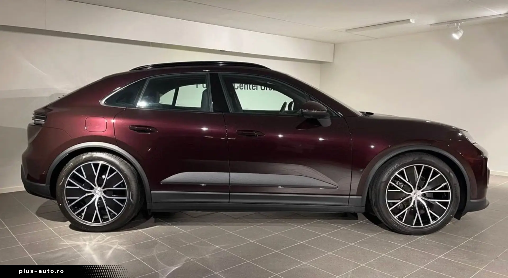 PORSCHE Macan Electric 4