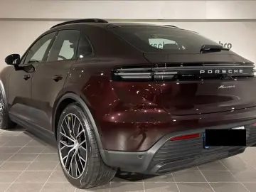 PORSCHE Macan Electric 4
