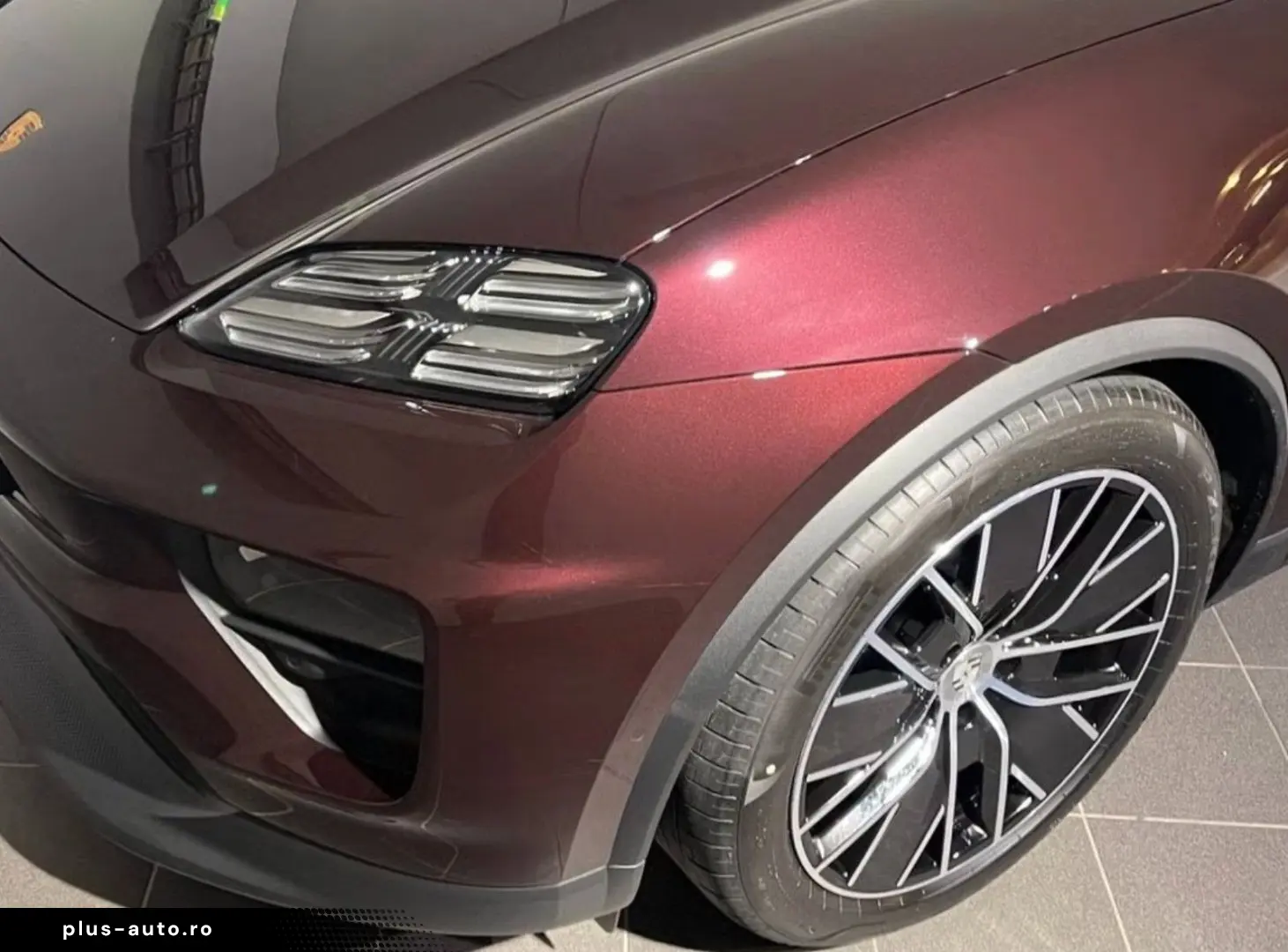 PORSCHE Macan Electric 4