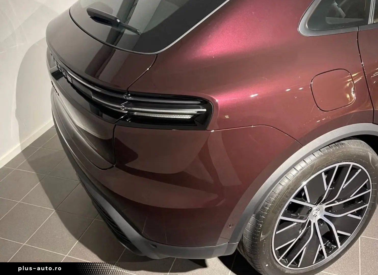 PORSCHE Macan Electric 4