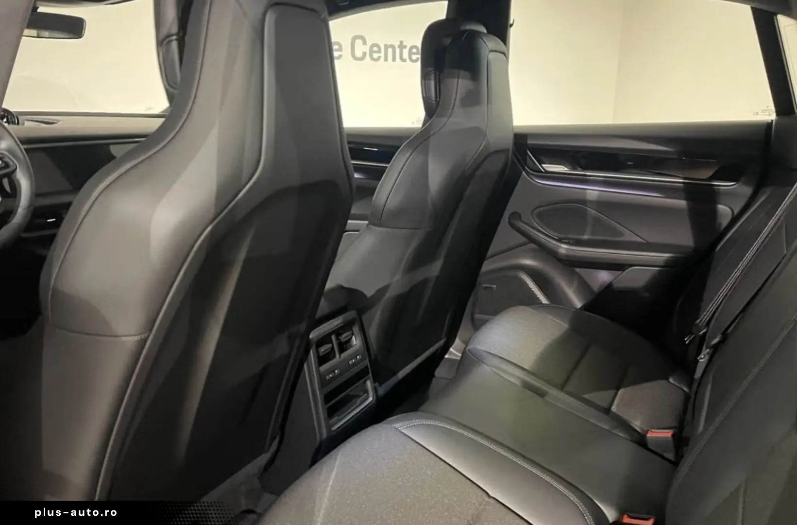 PORSCHE Macan Electric 4