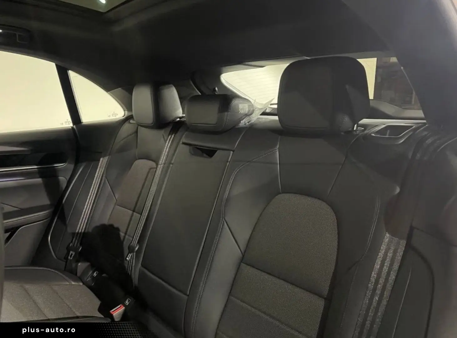PORSCHE Macan Electric 4