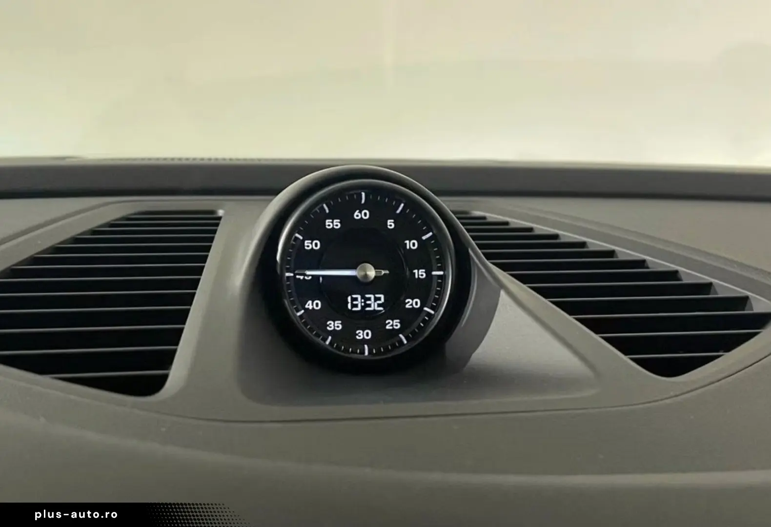 PORSCHE Macan Electric 4