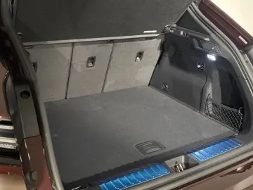 PORSCHE Macan Electric 4