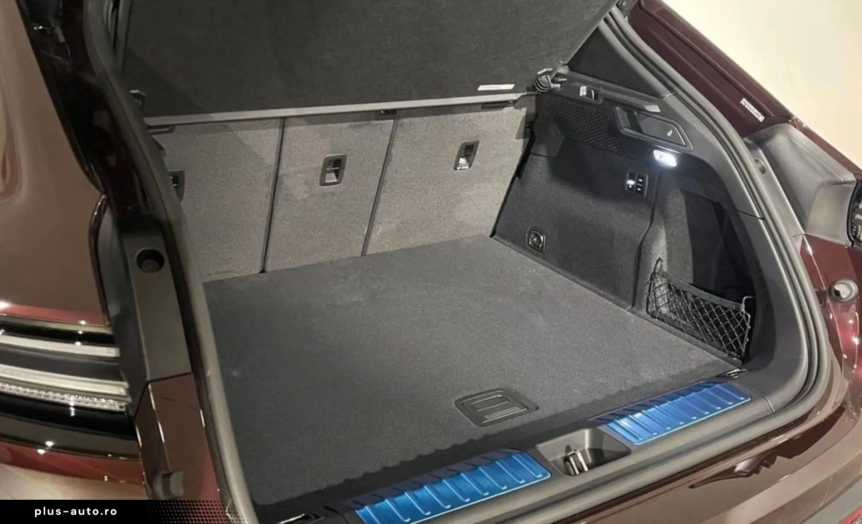 PORSCHE Macan Electric 4