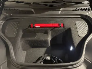 PORSCHE Macan Electric 4