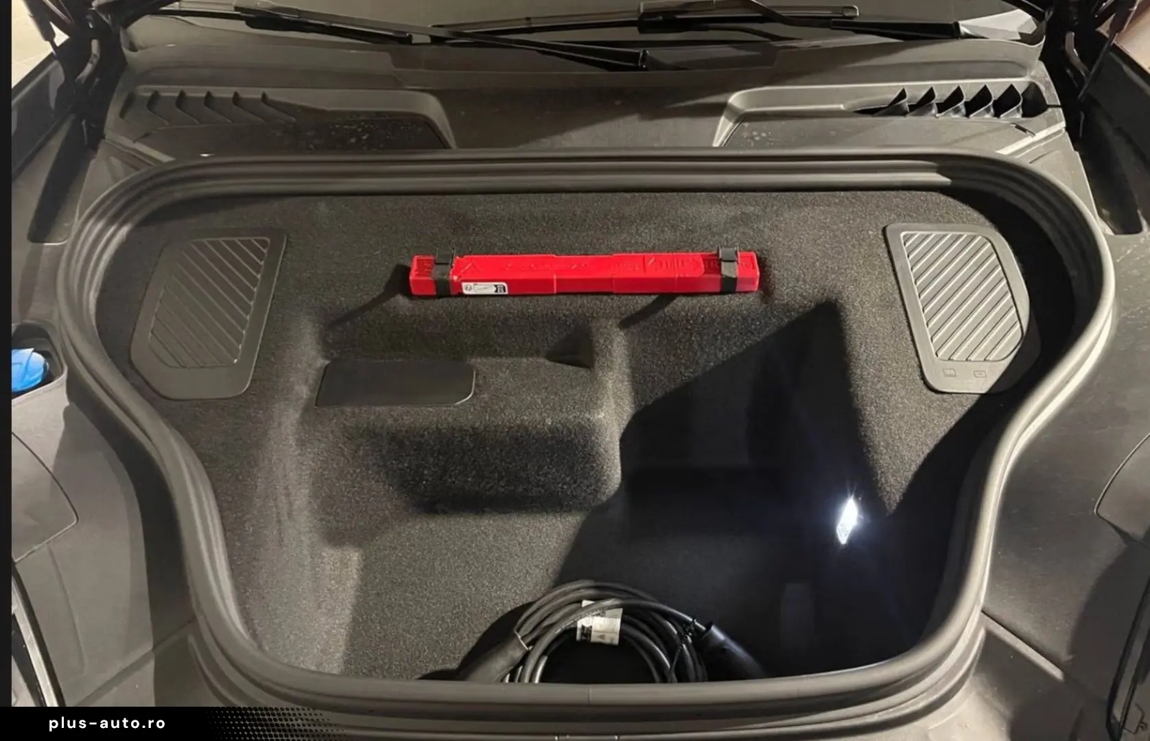PORSCHE Macan Electric 4