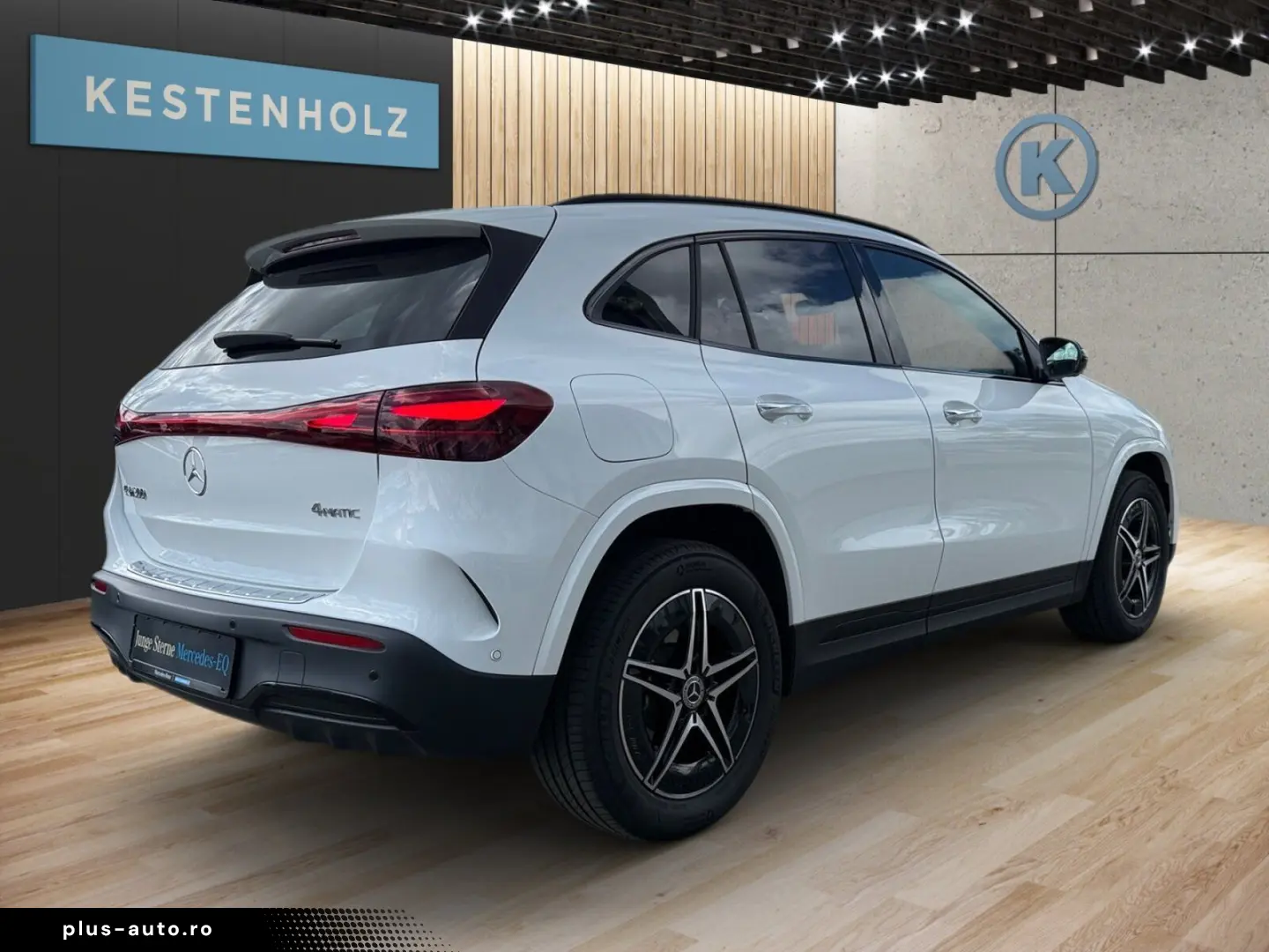 MERCEDES-BENZ EQA 300 4M  AMG NIGHT MEMO PANO 360 KAM DISTR
