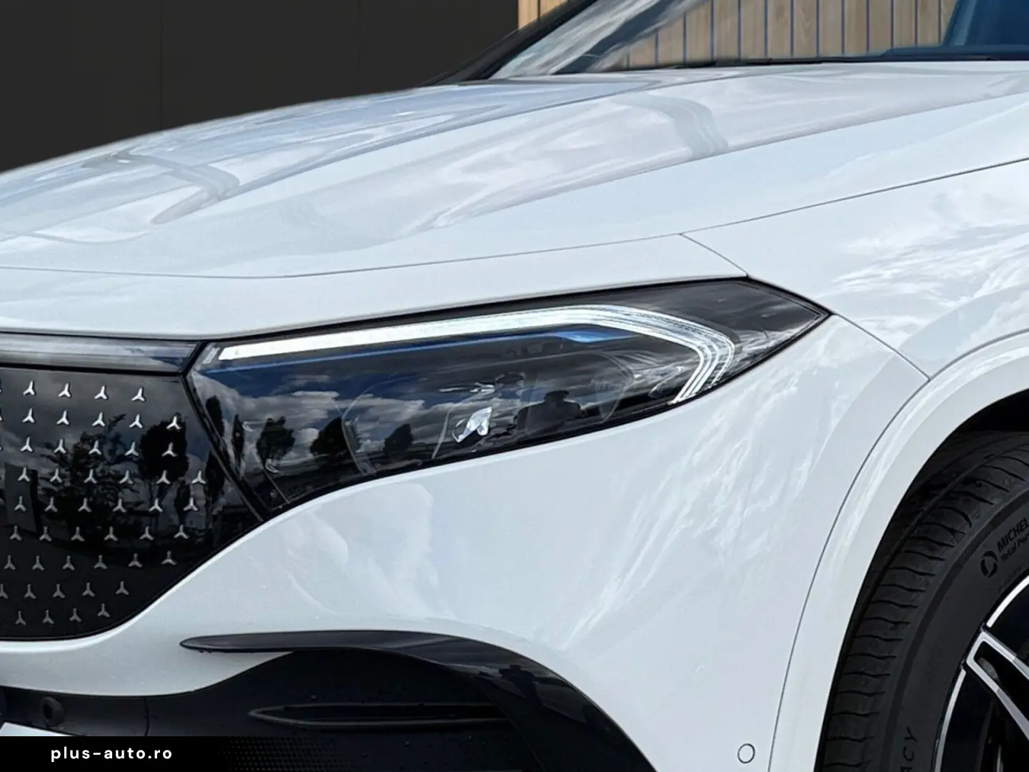 MERCEDES-BENZ EQA 300 4M  AMG NIGHT MEMO PANO 360 KAM DISTR