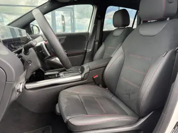 MERCEDES-BENZ EQA 300 4M  AMG NIGHT MEMO PANO 360 KAM DISTR