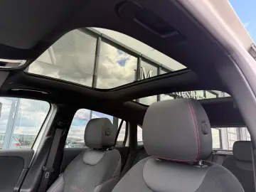 MERCEDES-BENZ EQA 300 4M  AMG NIGHT MEMO PANO 360 KAM DISTR