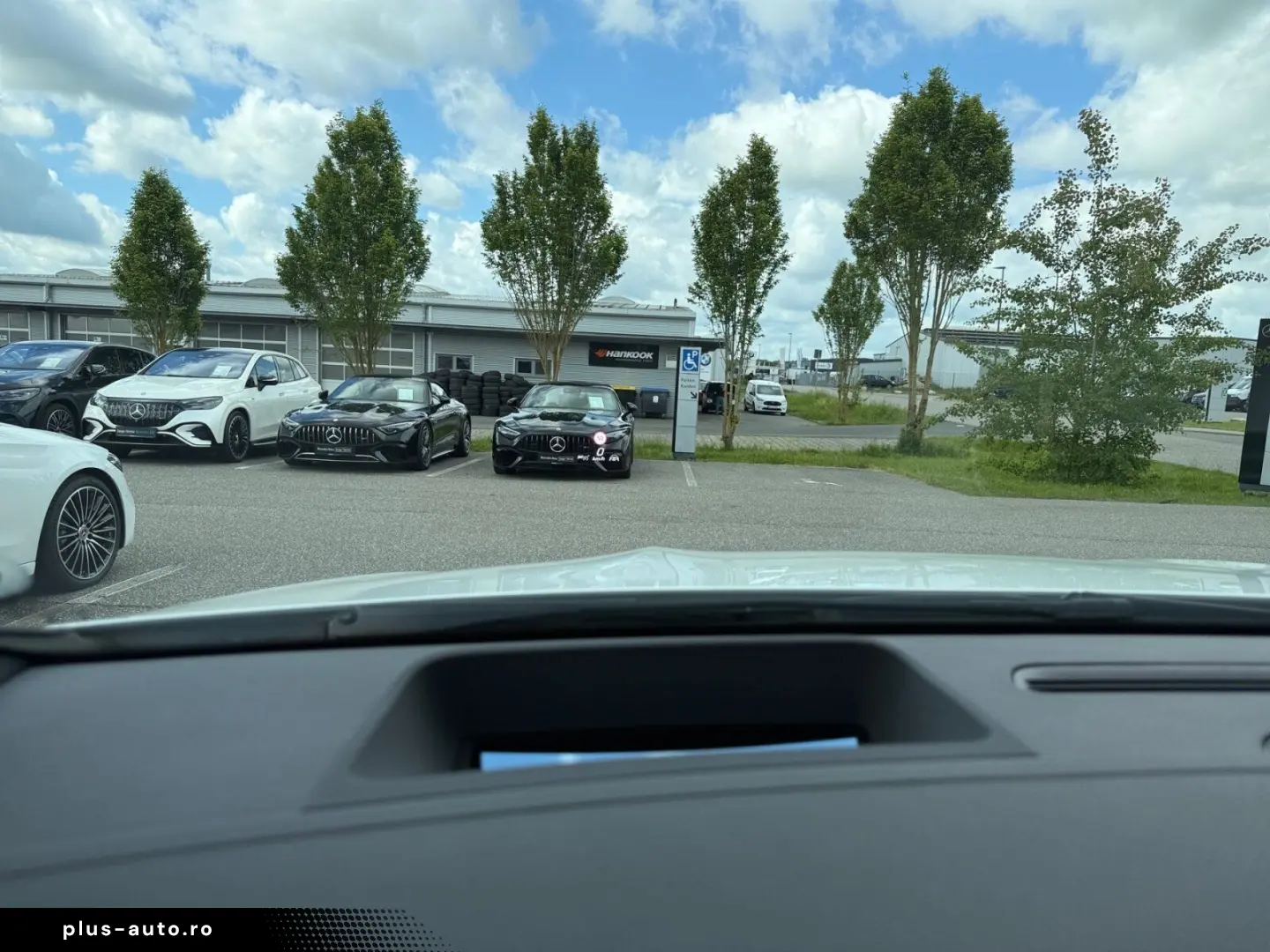 MERCEDES-BENZ EQA 300 4M  AMG NIGHT MEMO PANO 360 KAM DISTR