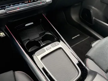 MERCEDES-BENZ EQA 300 4M  AMG NIGHT MEMO PANO 360 KAM DISTR