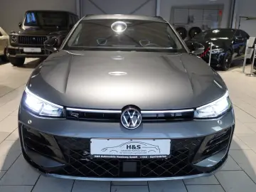 VW Passat Variant 2.0 TDI 4Motion R-Line AHK