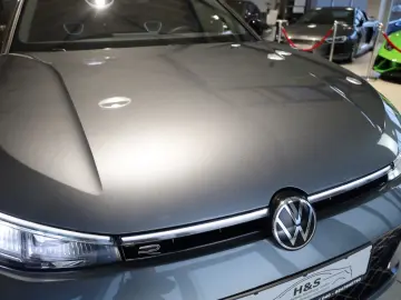 VW Passat Variant 2.0 TDI 4Motion R-Line AHK