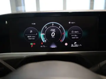 VW Passat Variant 2.0 TDI 4Motion R-Line AHK