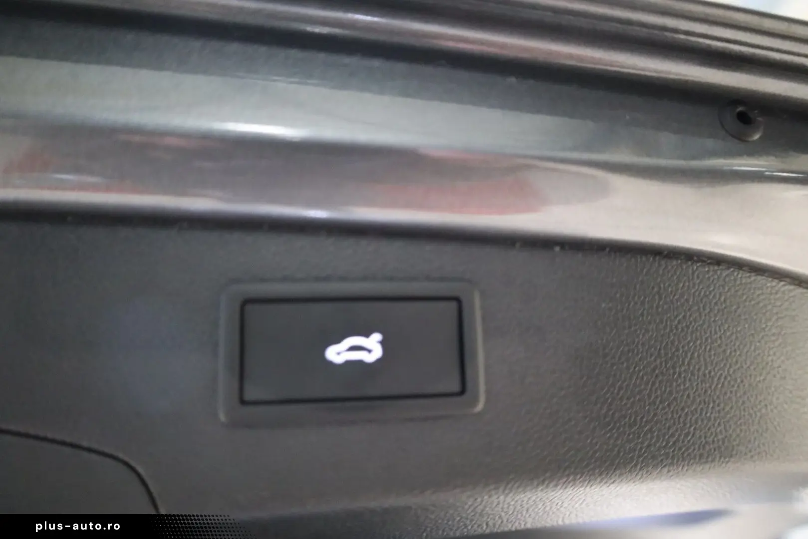 VW Passat Variant 2.0 TDI 4Motion R-Line AHK