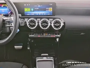 MERCEDES-BENZ CLA 220 d AMG Line Navi Distronic KlimaAutom.