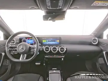 MERCEDES-BENZ CLA 220 d AMG Line Navi Distronic KlimaAutom.