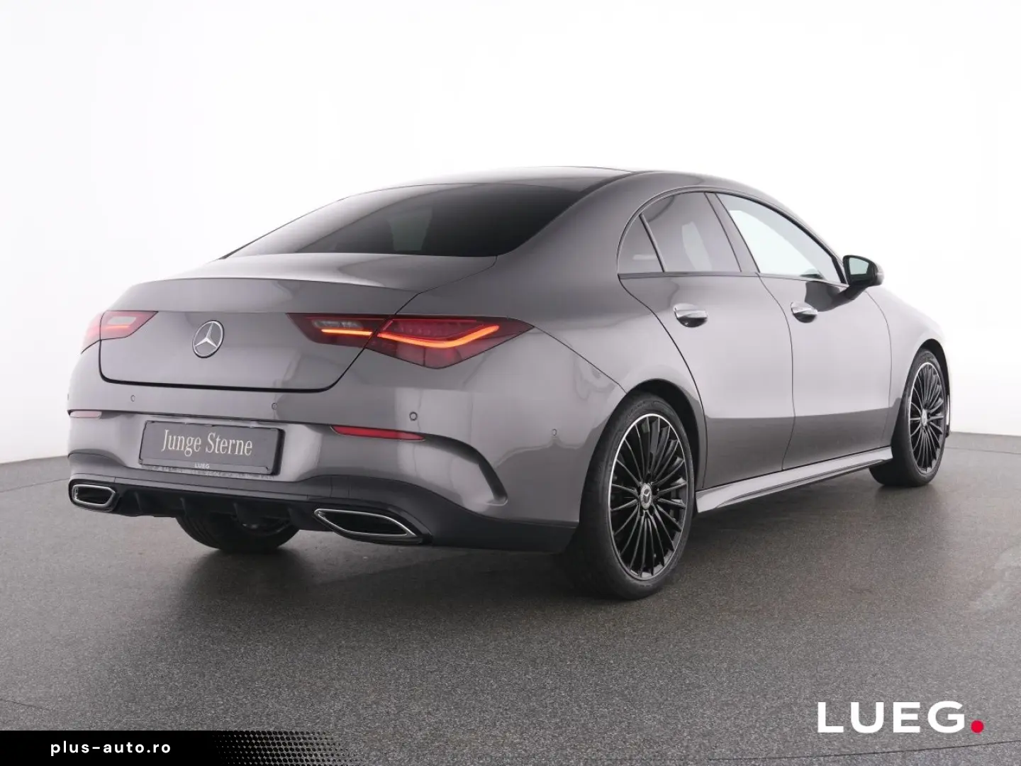 MERCEDES-BENZ CLA 220 d AMG MBUX LED Pano AHK Mem