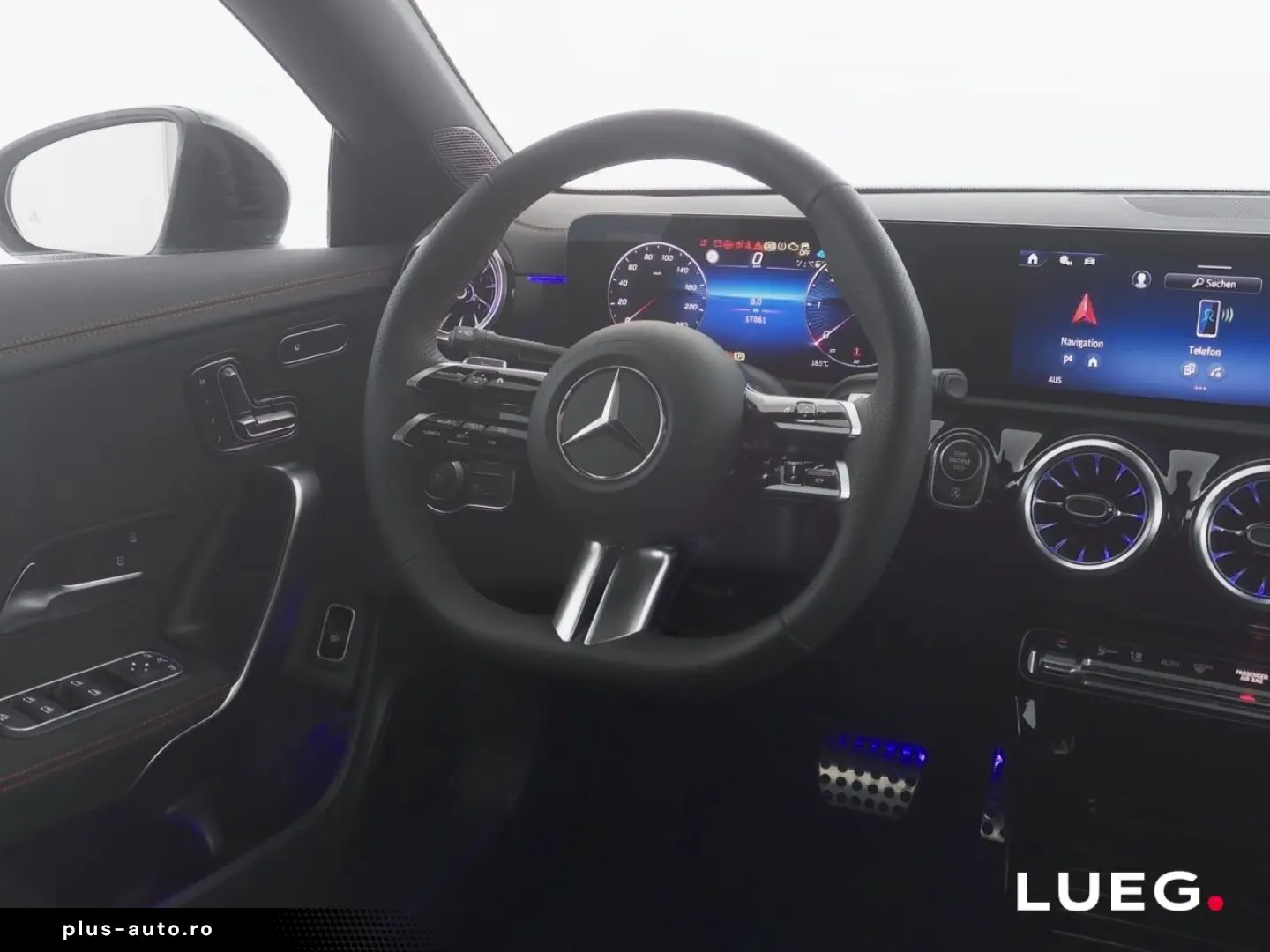 MERCEDES-BENZ CLA 220 d AMG MBUX LED Pano AHK Mem