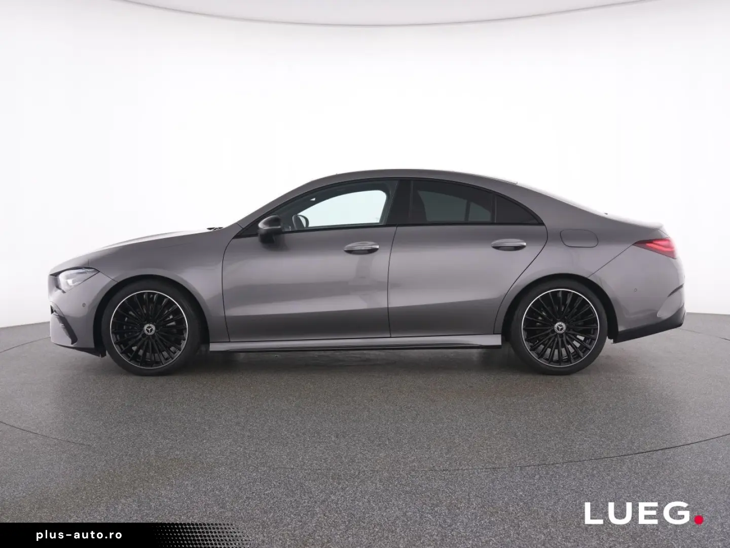 MERCEDES-BENZ CLA 220 d AMG MBUX LED Pano AHK Mem