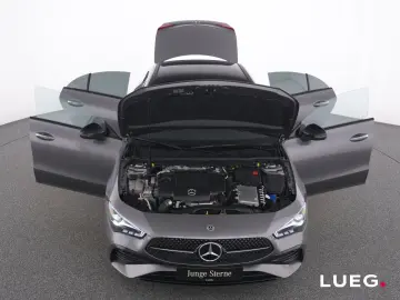 MERCEDES-BENZ CLA 220 d AMG MBUX LED Pano AHK Mem