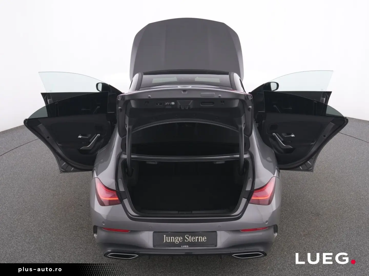 MERCEDES-BENZ CLA 220 d AMG MBUX LED Pano AHK Mem