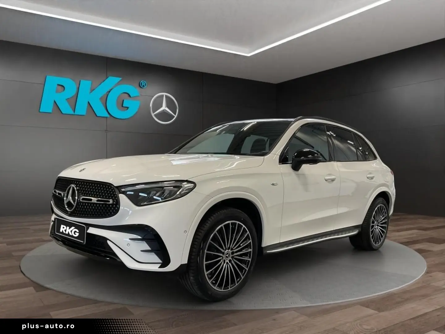 MERCEDES-BENZ GLC 300 de 4M EDITION AMG DISTR PANO 360 AHK