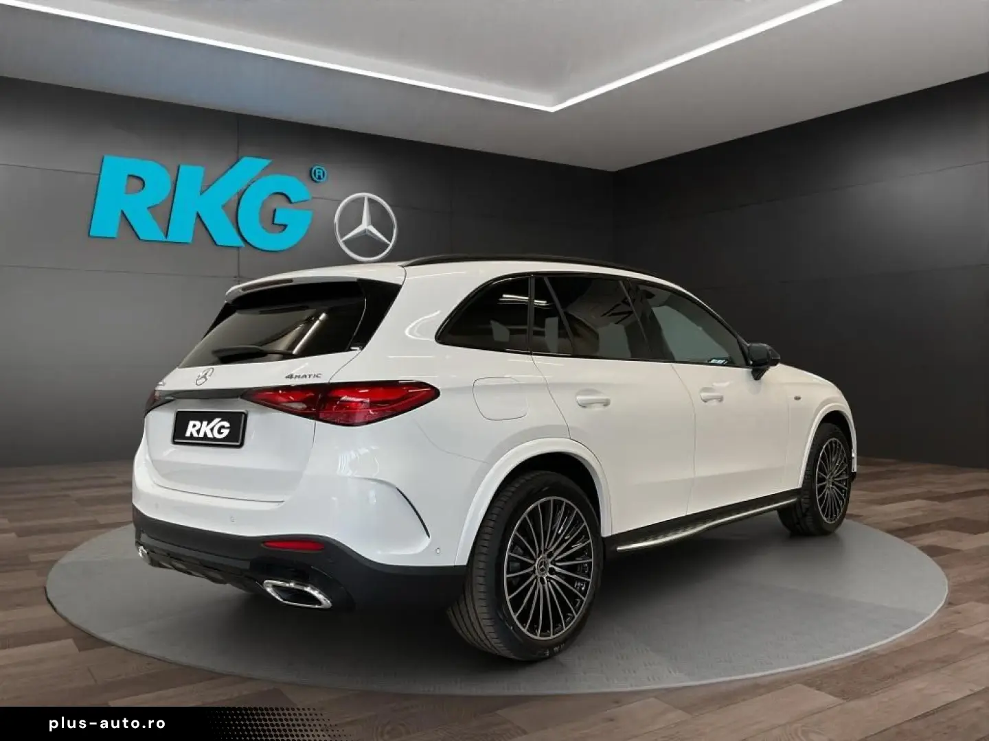 MERCEDES-BENZ GLC 300 de 4M EDITION AMG DISTR PANO 360 AHK