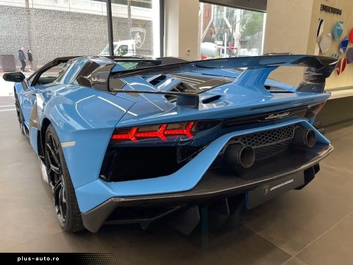 LAMBORGHINI Aventador SVJ Roadster