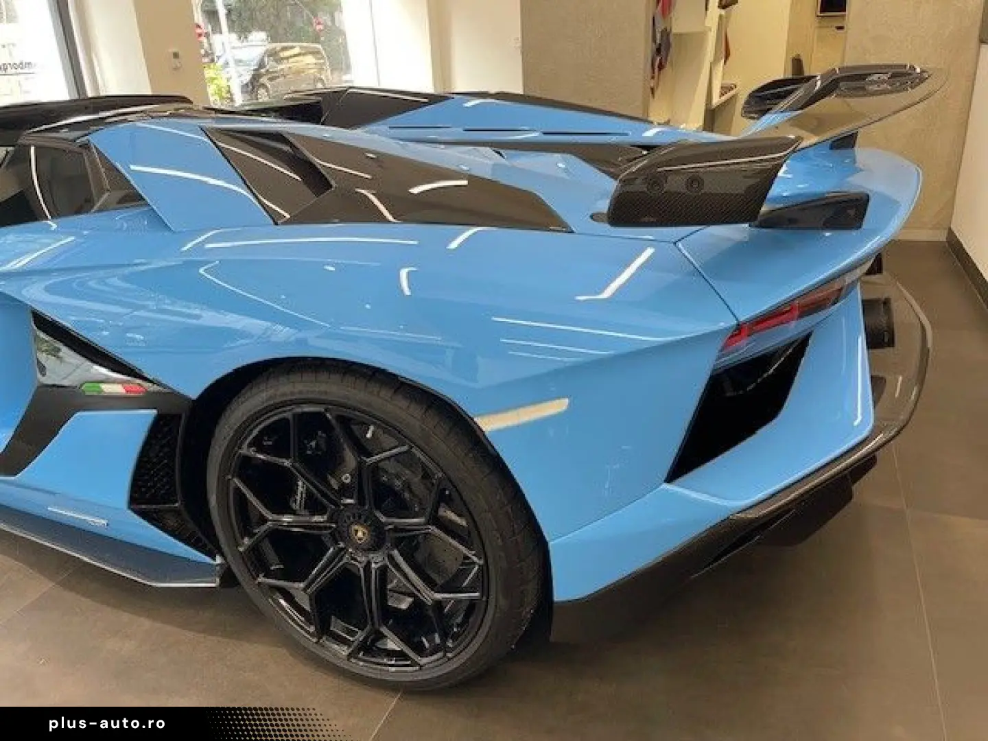 LAMBORGHINI Aventador SVJ Roadster