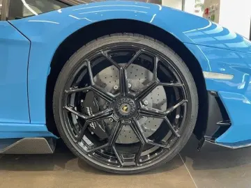 LAMBORGHINI Aventador SVJ Roadster