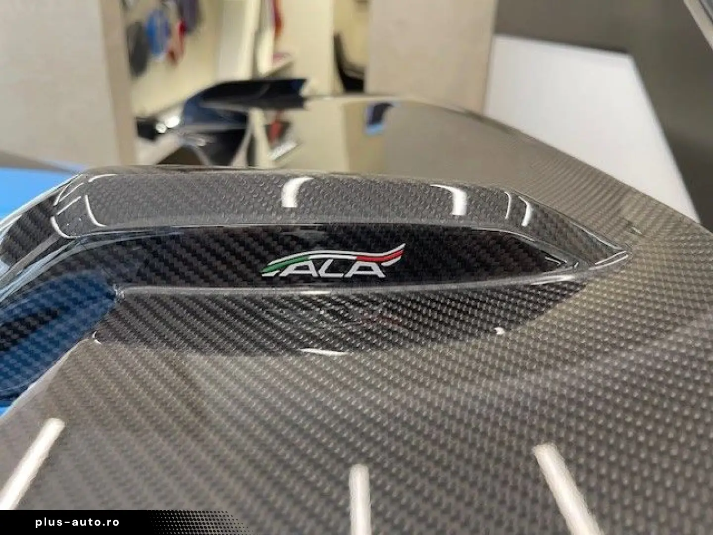 LAMBORGHINI Aventador SVJ Roadster