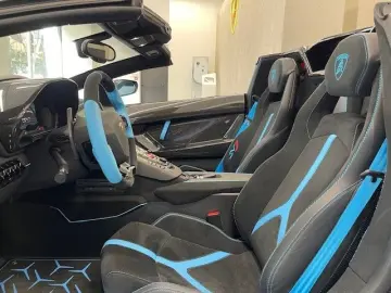 LAMBORGHINI Aventador SVJ Roadster